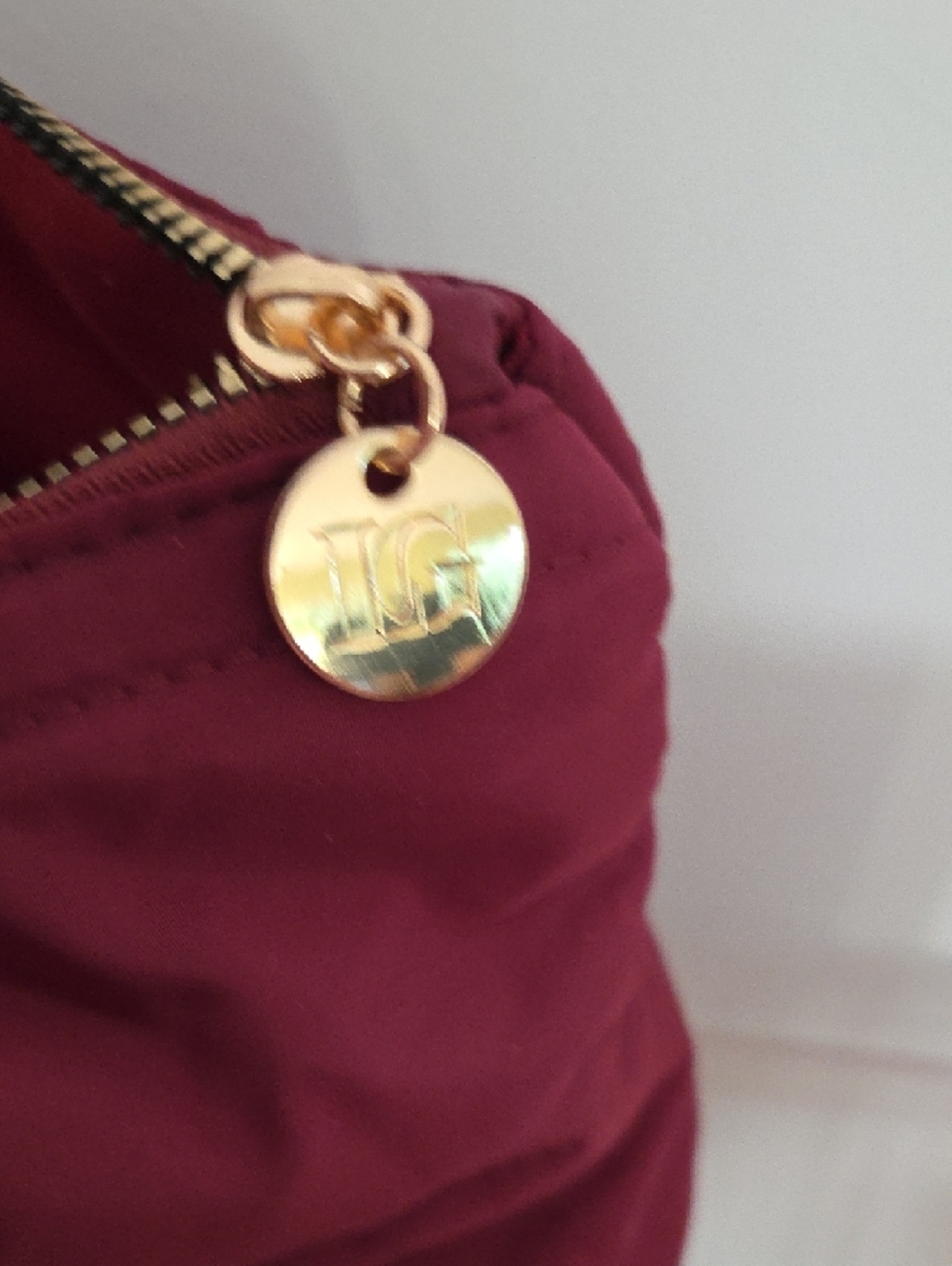 Laura Geller Burgundy Nylon Cosmetic Pouch & Laura Geller Baked Foundation - Picture 8 of 8